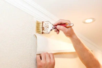 Pose de papier peint à Anglade — revêtements muraux et toiles de verre